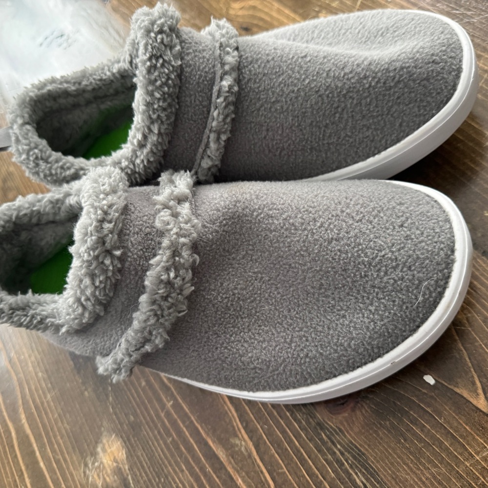 Cozy Gray oofos